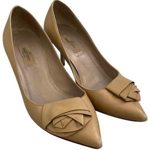 Vintage Valentino Nude Pumps EU 38 (Approx US 8)